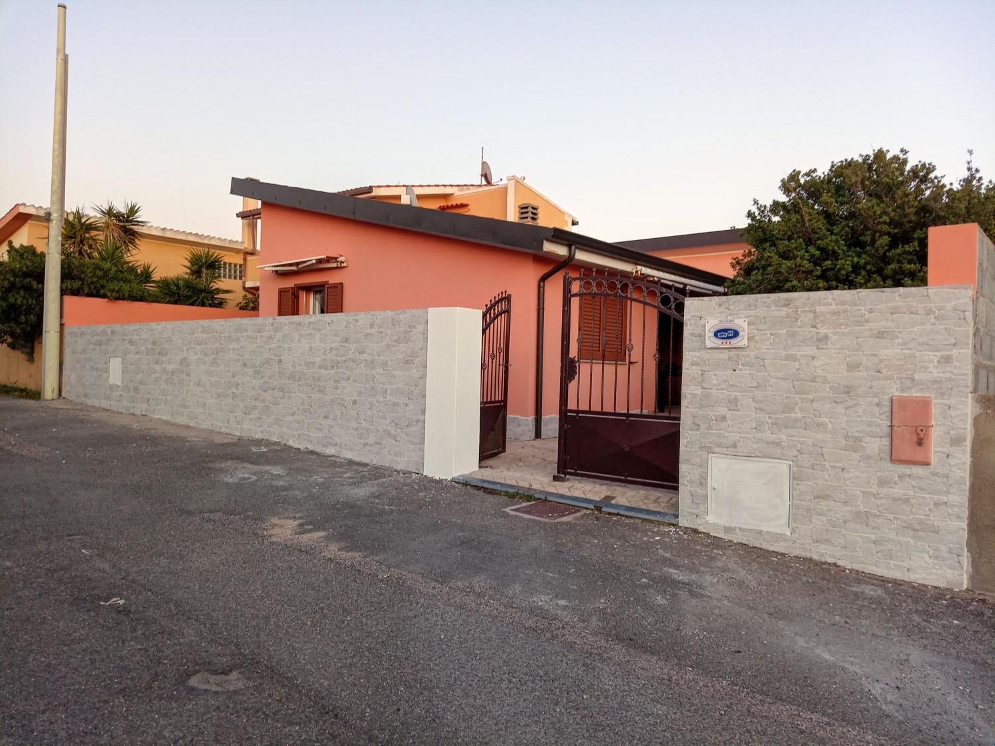 Casa Vacanze Santa Caterina Di Pittinuri  Exterior foto
